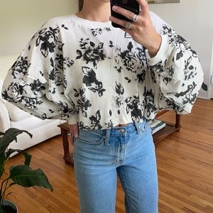 Black & White Floral Cropped Tee!
